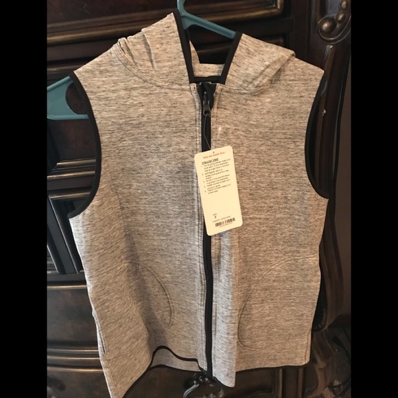 NWT lululemon insculpt vest - Picture 2 of 4